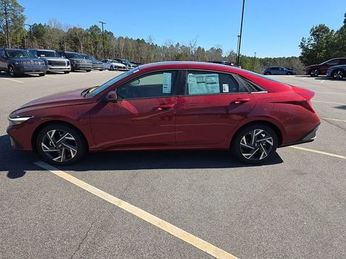 New 2026 Hyundai Elantra Limited FWD image 17
