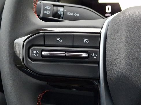 Used 2025 Chevrolet Colorado Z71 image 21