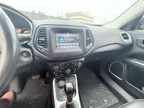 Used 2018 Jeep Compass Latitude w/ Popular Equipment Group image 17