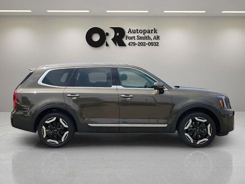 Used 2025 Kia Telluride S AWD/4WD image 6