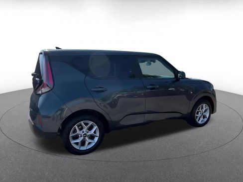 Used 2025 Kia Soul LX w/ LX Technology Package FWD image 14