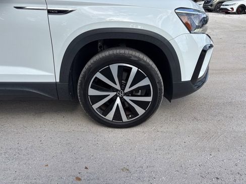 Used 2022 Volkswagen Taos SE image 19