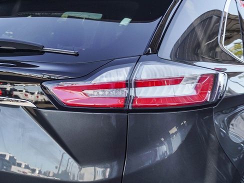 Used 2020 Ford Edge SEL w/ Convenience Package image 8