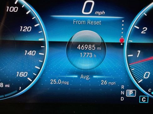 Used 2022 Mercedes-Benz GLB 250 4MATIC w/ Premium Package Lite image 11