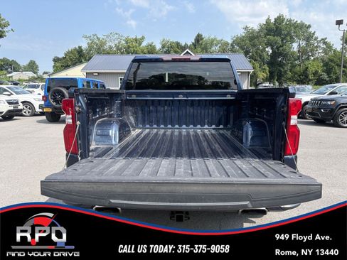 Used 2020 Chevrolet Silverado 1500 Custom w/ Custom Value Package AWD/4WD image 28