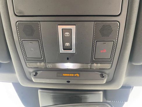 Used 2019 Land Rover Discovery Sport HSE image 23