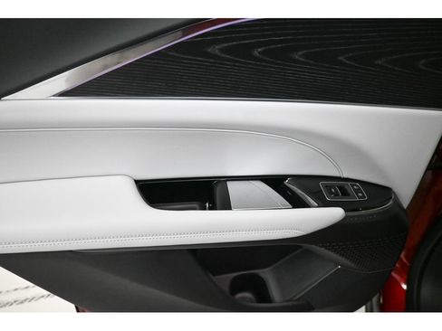 Certified 2024 Cadillac Lyriq Luxury AWD/4WD image 28