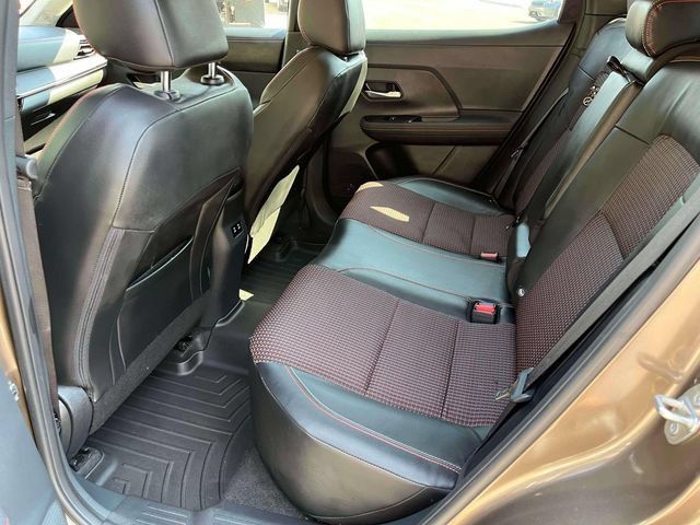 Used 2025 Nissan Kicks SR AWD/4WD image 18