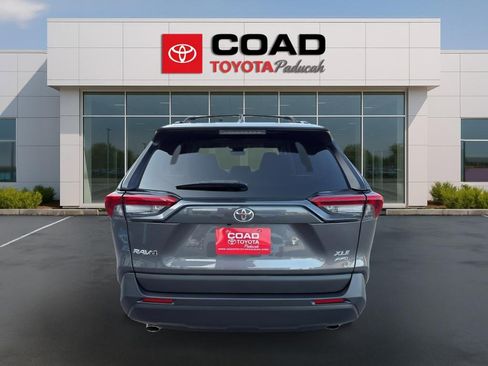 Used 2022 Toyota RAV4 XLE w/ Convenience Package AWD/4WD image 4