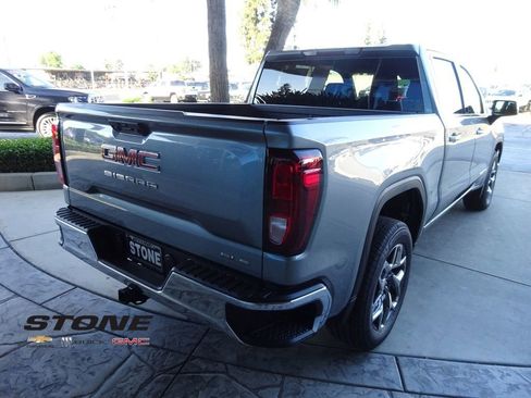 New 2026 GMC Sierra 1500 SLE image 9