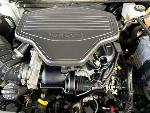 Used 2023 GMC Acadia SLT w/ Elevation Edition AWD/4WD image 9