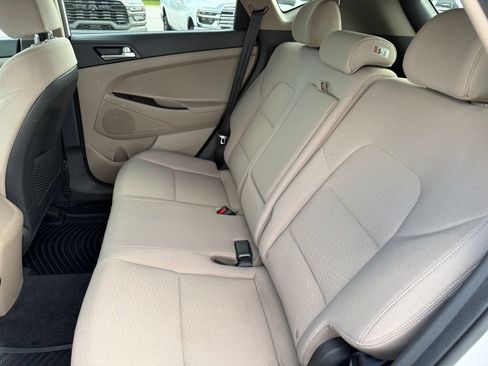 Used 2019 Hyundai Tucson Value FWD image 11
