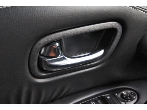 Used 2017 INFINITI QX80 4WD w/ Driver Assistance Package image 23