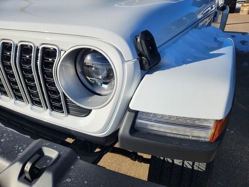 New 2026 Jeep Wrangler Unlimited Sahara AWD/4WD image 19