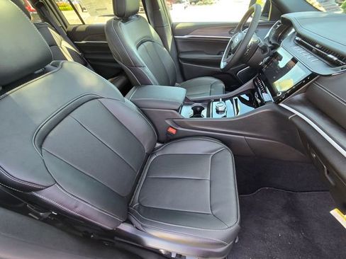 New 2026 Jeep Grand Cherokee L Limited AWD/4WD image 25