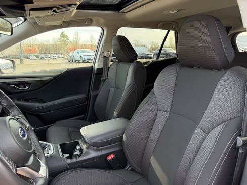 Used 2025 Subaru Outback Premium image 15
