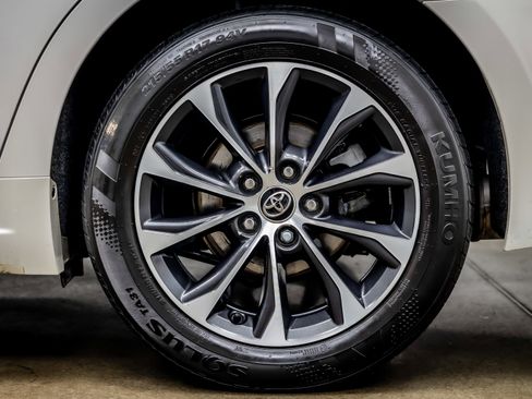 Used 2016 Toyota Avalon XLE image 33