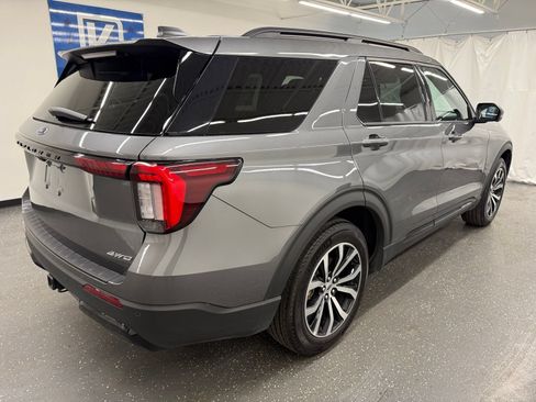 Used 2026 Ford Explorer ST-Line AWD/4WD image 2