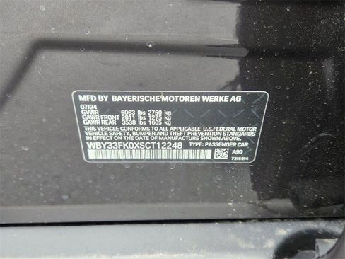 Used 2025 BMW i5 eDrive40i w/ Premium Package RWD image 41