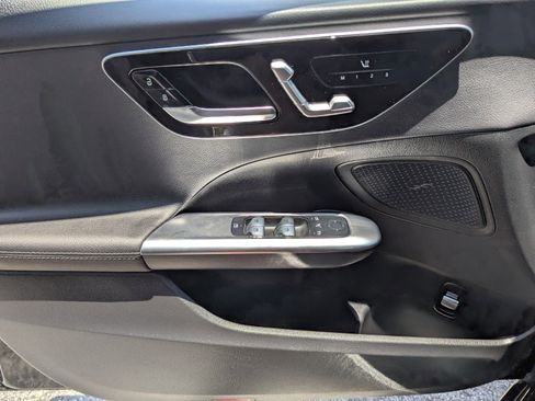 Used 2025 Mercedes-Benz C 300 Sedan image 37