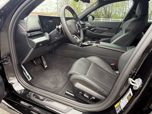 Used 2026 BMW M5 w/ Executive Package AWD/4WD image 28