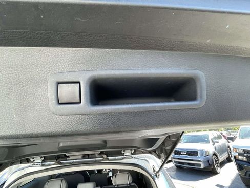 Used 2021 Toyota Sienna LE FWD image 11