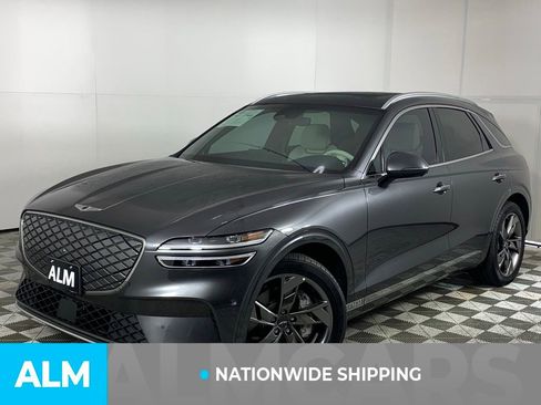 Used 2023 Genesis Electrified GV70 Advanced image 3