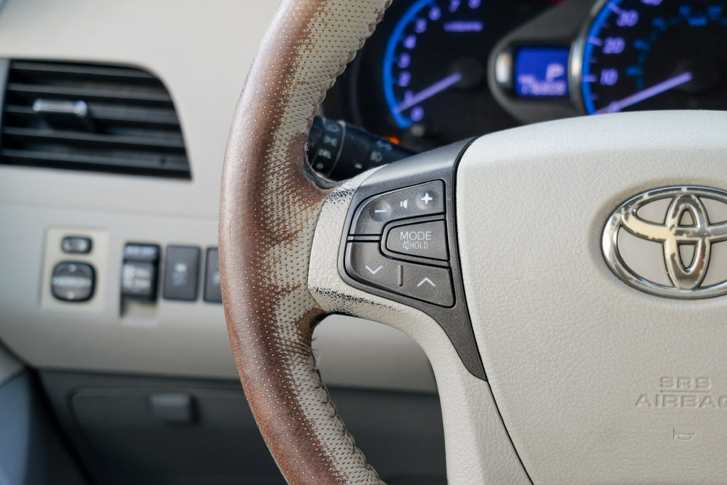 Used 2011 Toyota Sienna XLE w/ Premium Pkg FWD image 39