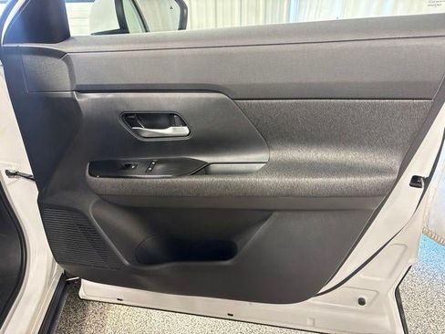 Used 2025 Nissan Kicks SV AWD/4WD image 22