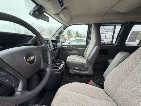 Used 2025 Chevrolet Express 3500 LT w/ LT Preferred Equipment Group image 10