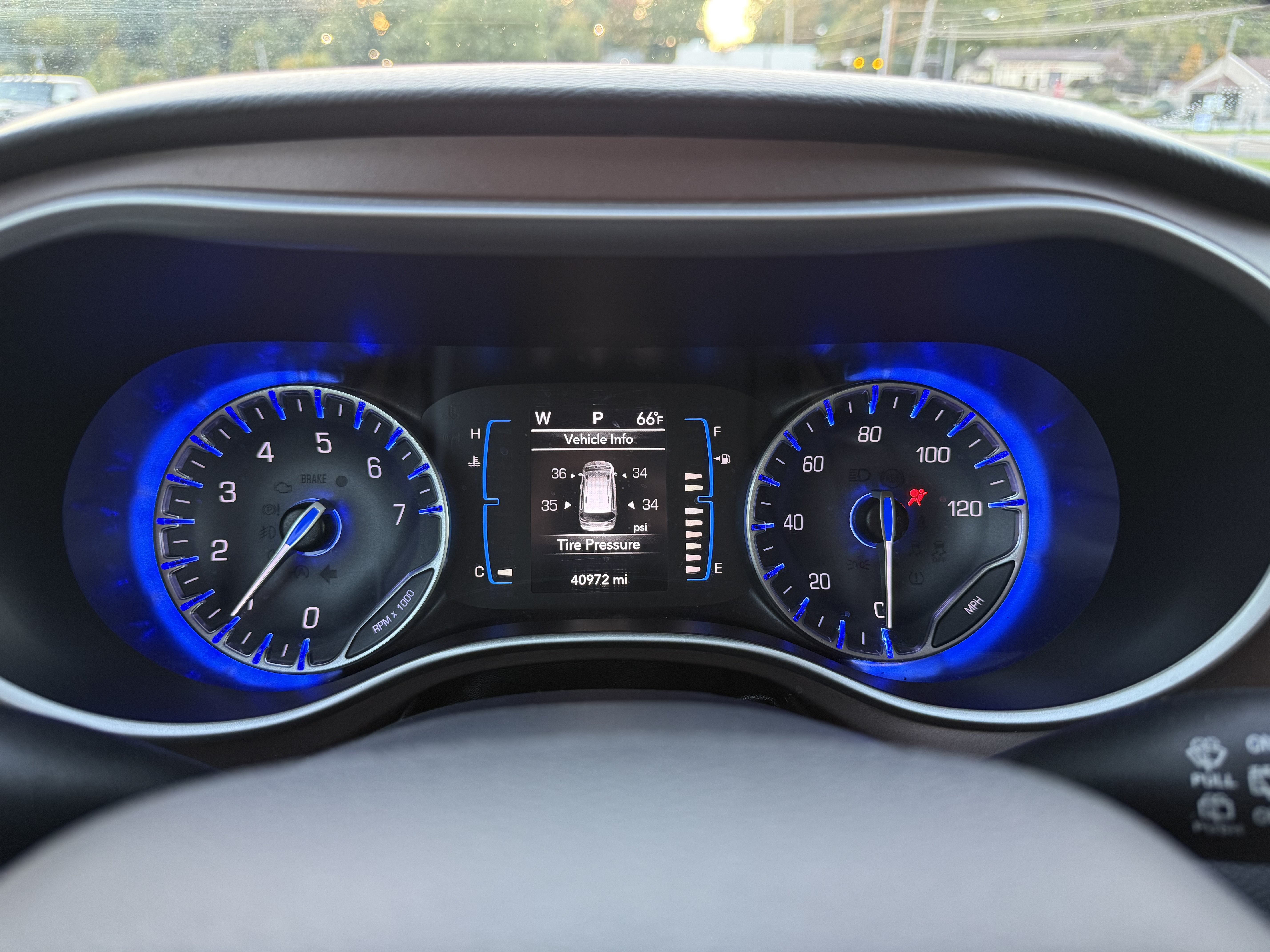 Used 2017 Chrysler Pacifica Touring-L FWD image 13