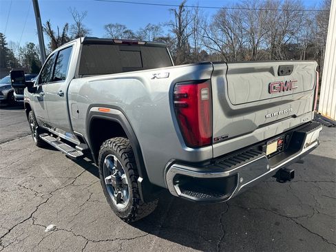 Used 2025 GMC Sierra 2500 SLT w/ SLT Premium Package image 8