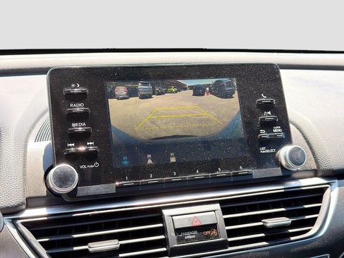 Used 2019 Honda Accord LX image 9