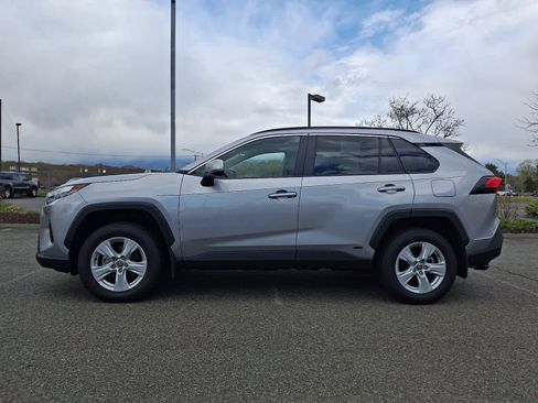 Certified 2025 Toyota RAV4 XLE w/ Convenience Package AWD/4WD image 8