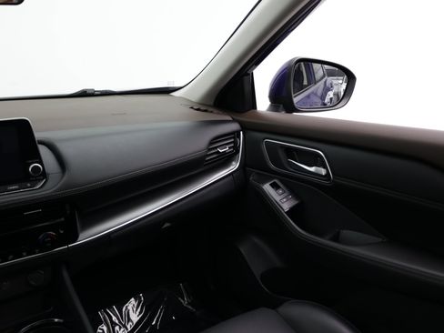 Used 2021 Nissan Rogue SV w/ Premium Package FWD image 32
