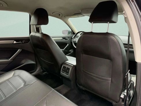Used 2014 Volkswagen Passat 1.8T SE image 10