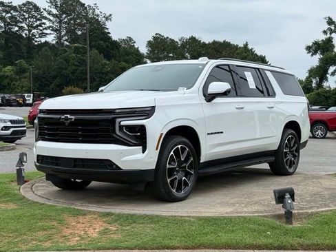 Used 2025 Chevrolet Suburban RST w/ Comfort Package RWD image 3