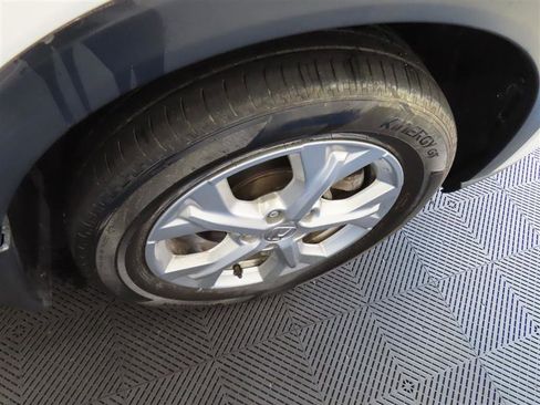 Used 2024 Honda HR-V LX image 9