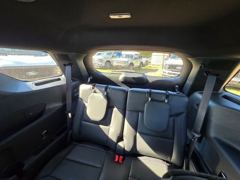 New 2026 Ford Explorer ST-Line w/ ST-Line Street Pack image 12