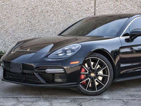 Used 2018 Porsche Panamera Turbo image 6