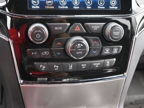 Used 2021 Jeep Grand Cherokee Trailhawk w/ Premium Lighting Group AWD/4WD image 12