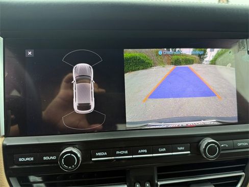 Used 2021 Porsche Macan image 20