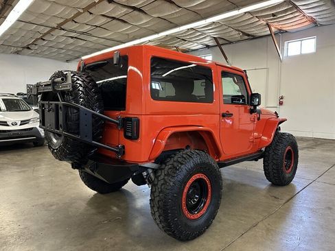 Used 2015 Jeep Wrangler Rubicon w/ Power Convenience Group image 3