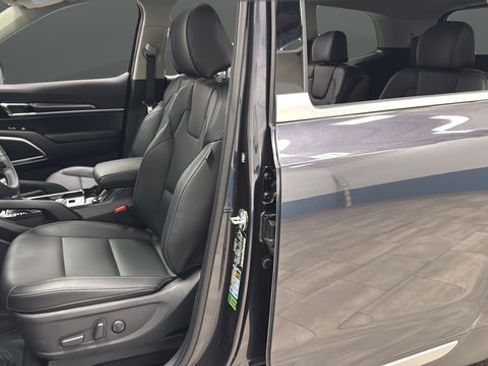 Used 2025 Kia Telluride S AWD/4WD image 9