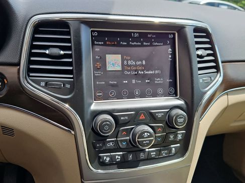 Used 2018 Jeep Grand Cherokee Limited AWD/4WD image 27