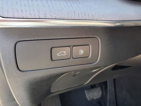 New 2026 Volvo XC90 T8 Ultra w/ Protection Package Premier AWD/4WD image 18