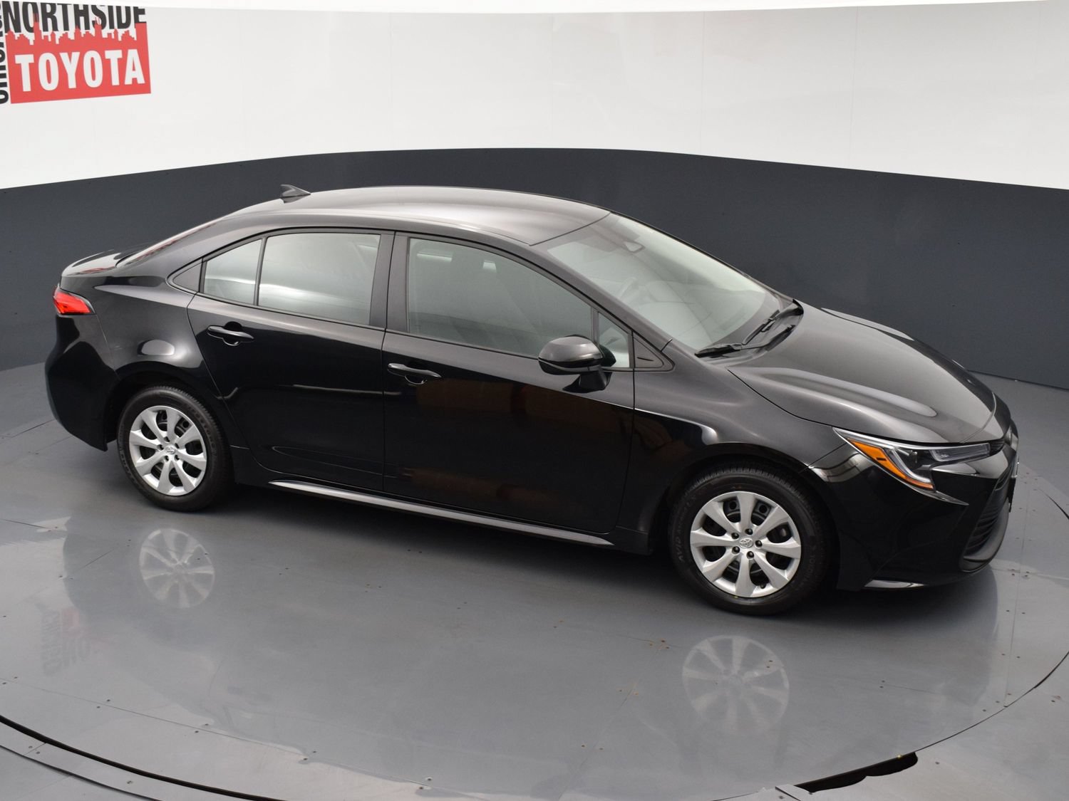 Used 2025 Toyota Corolla LE FWD image 20