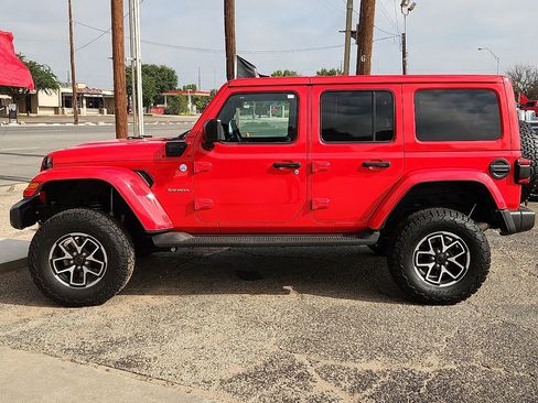 Used 2023 Jeep Wrangler Unlimited Sahara AWD/4WD image 2