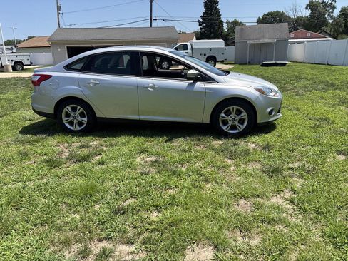 Used 2013 Ford Focus SE FWD image 4