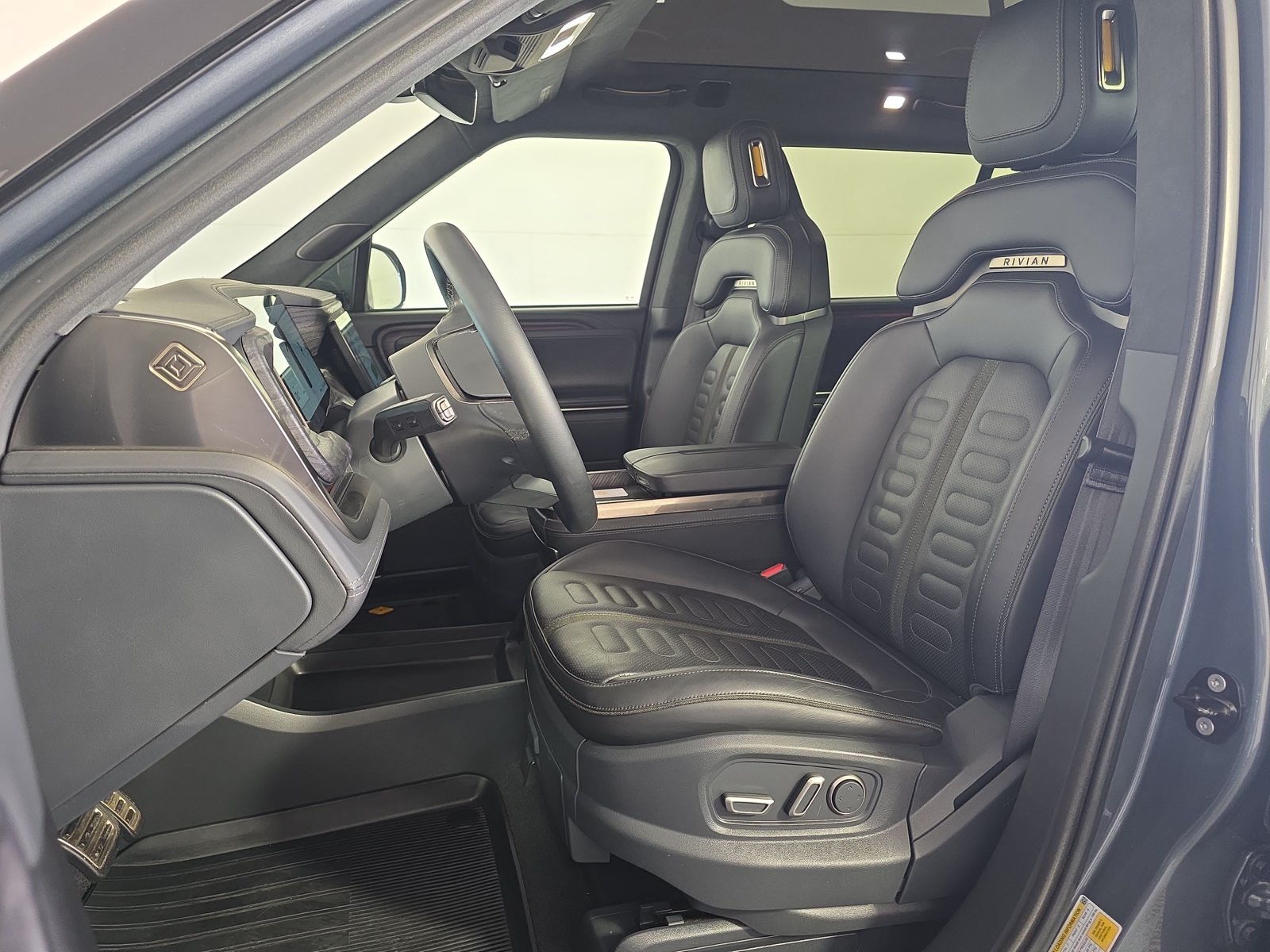 Used 2022 Rivian R1S Launch Edition Quad AWD/4WD image 20